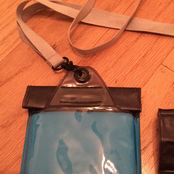 Eddie Bauer Travel On - Picture 3 of 7